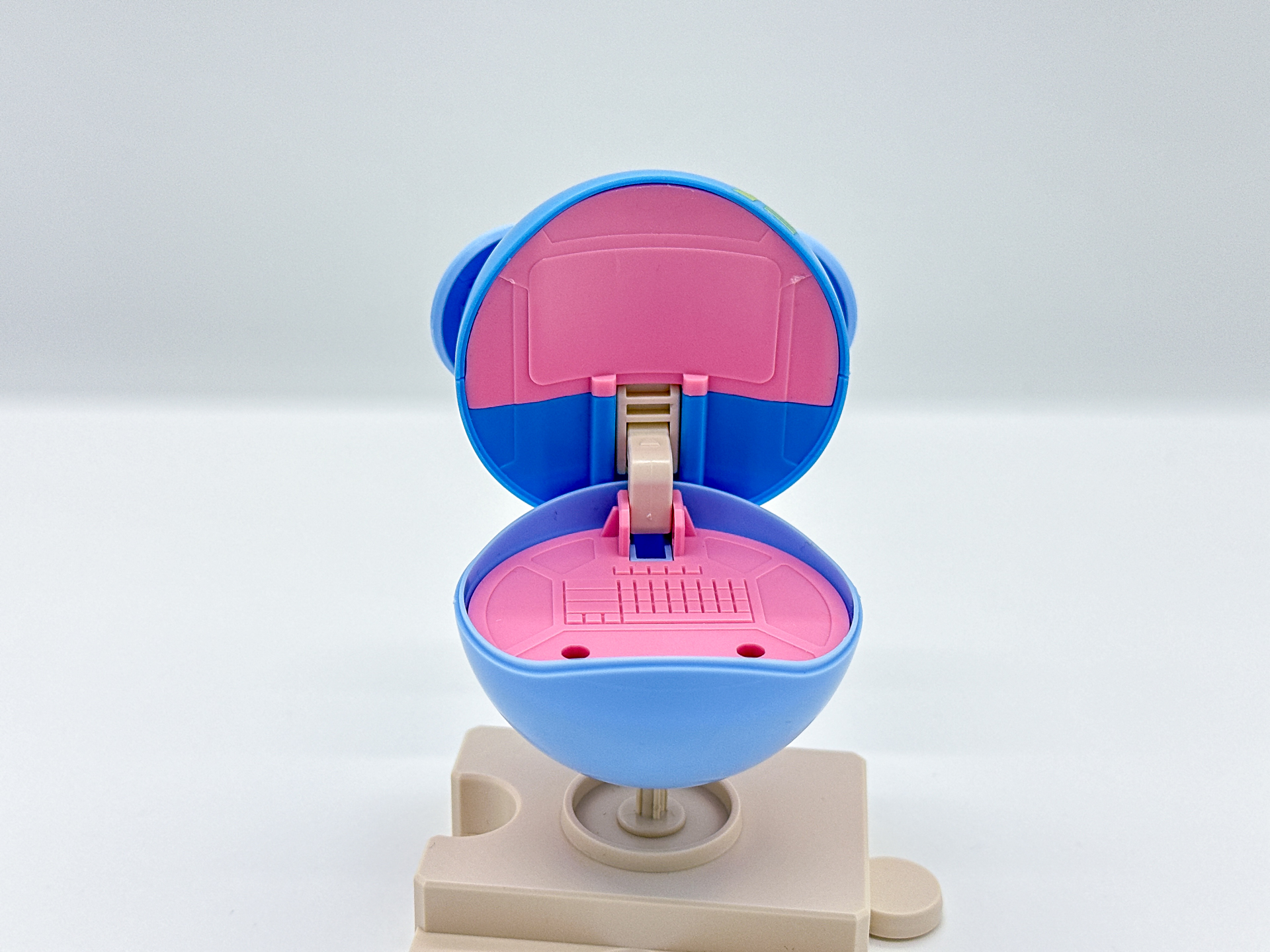 「ハロプラ（second edition）」は口を開けることが可能です。