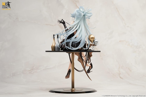 ドルフロ」から大胆な衣装を纏った「PA-15」を立体化したフィギュアが