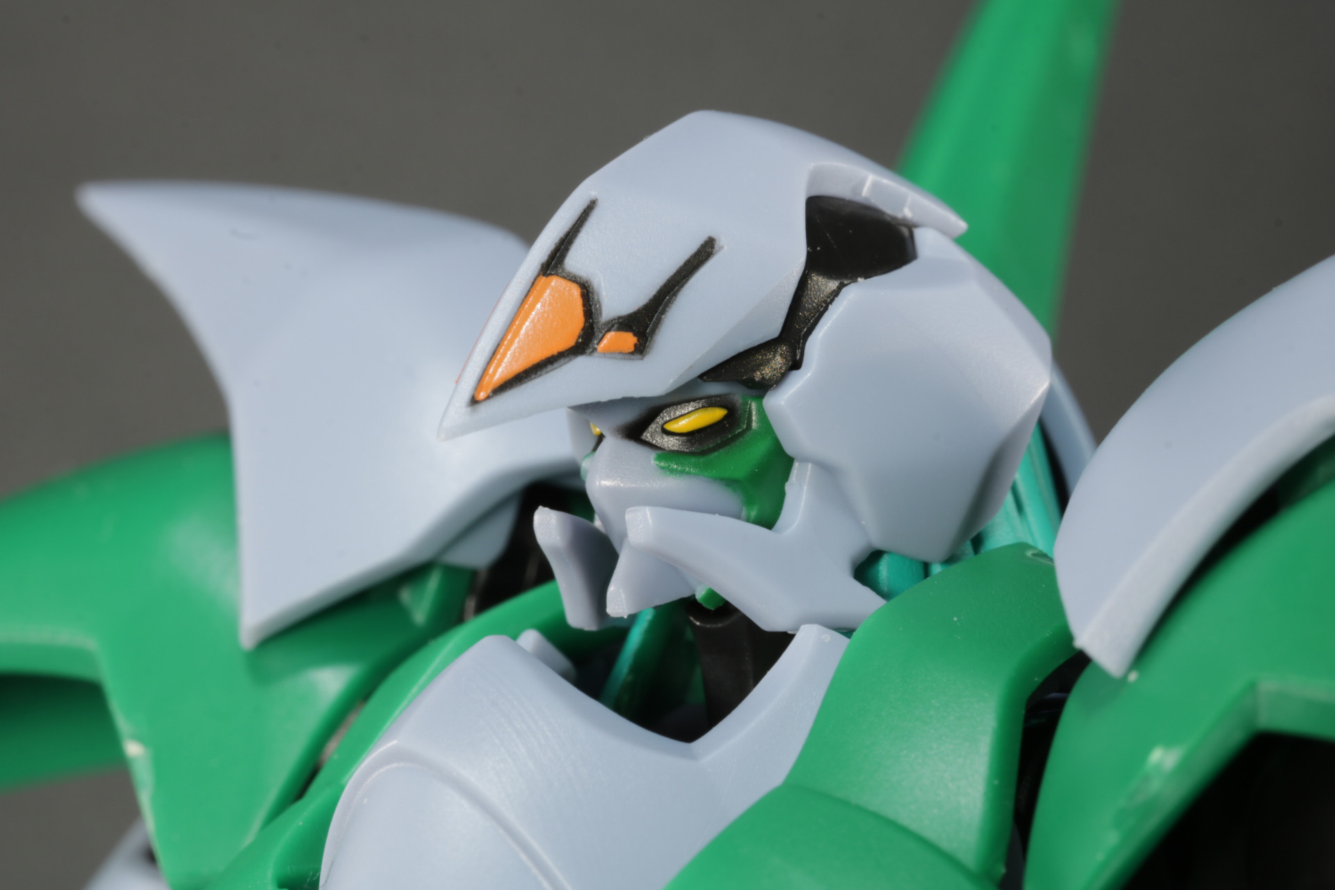 頬のガードありのフェイスパーツ