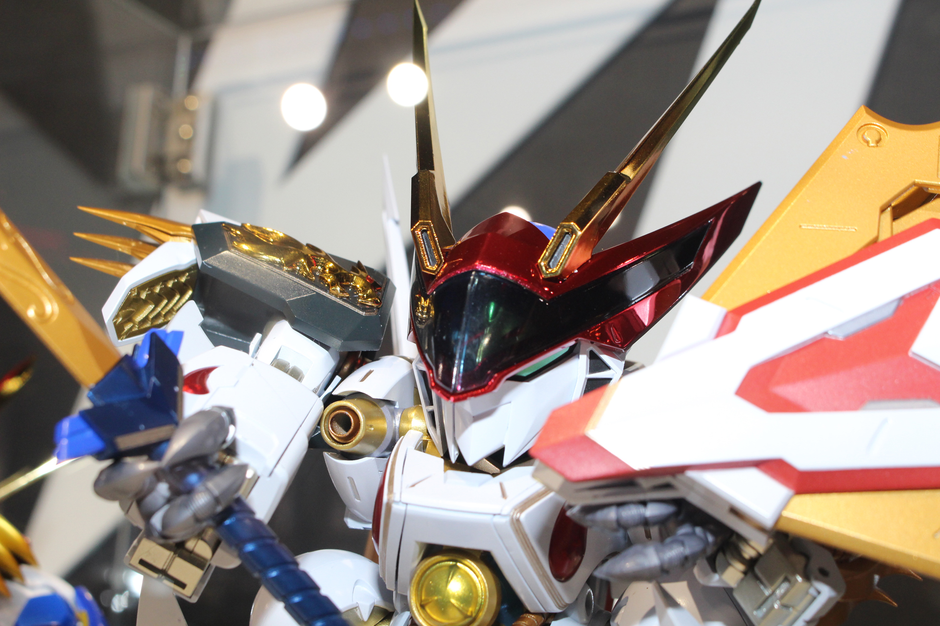 塗装にはパールカラーやメタリックカラーを採用