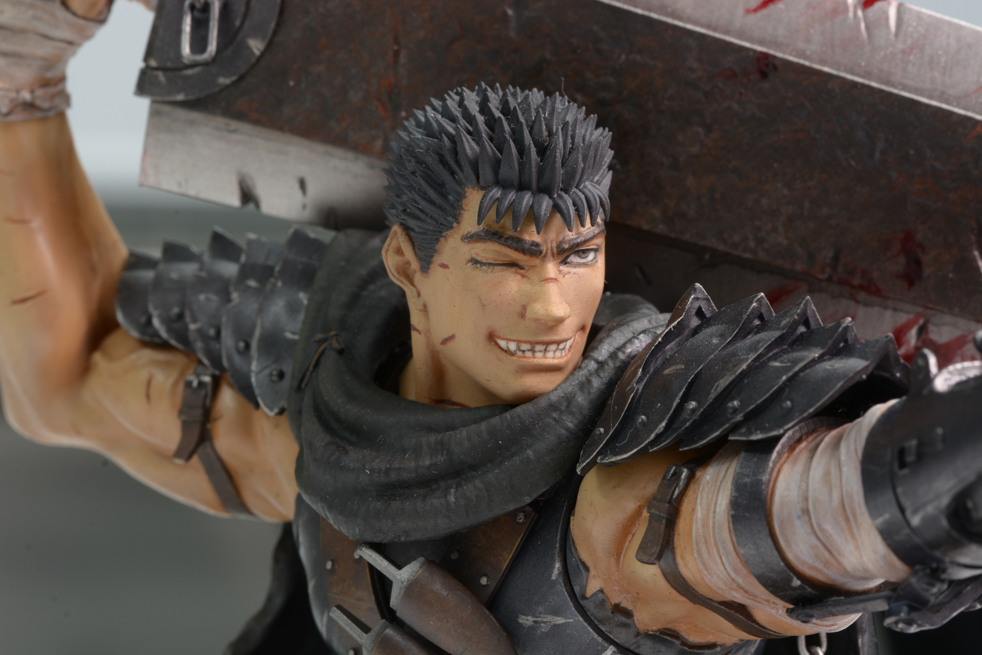 こちらは通常の表情パーツ。不敵さも感じさせる表情だ