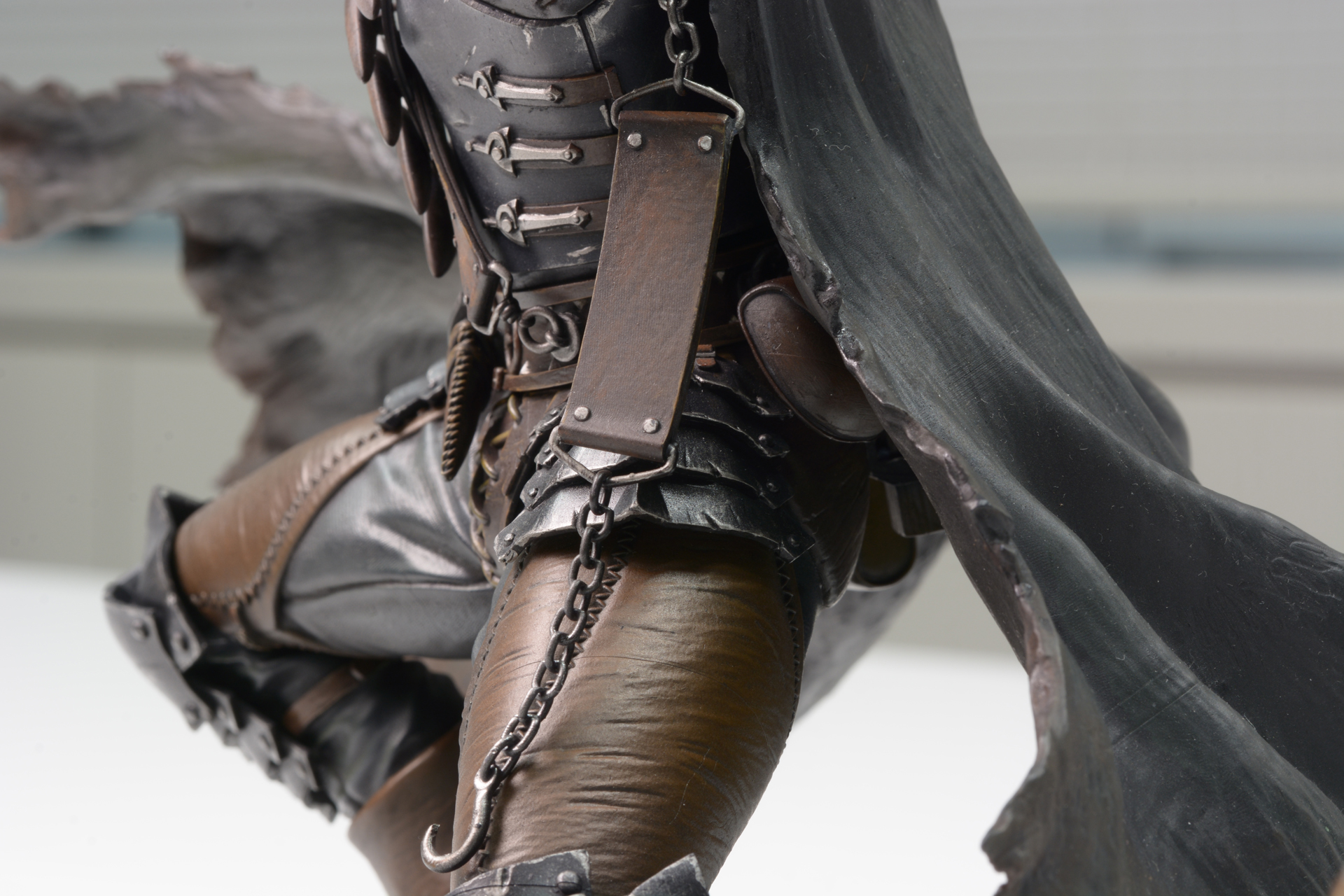 ドラゴンころしを背負うための皮と鎖の器具