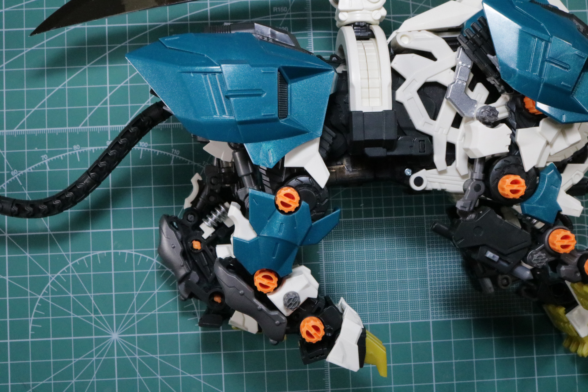 後脚アーマー