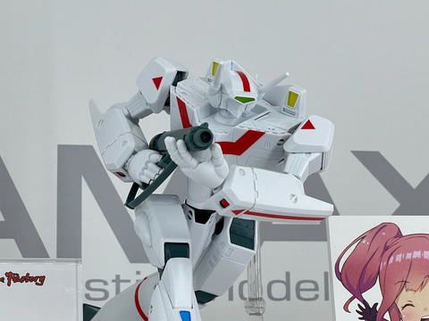 マクロス7」より「VF-19改 ファイヤーバルキリー（熱気バサラ機