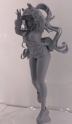 NIKKE」より「アリス」のスイートホーム姿フィギュア原型展示