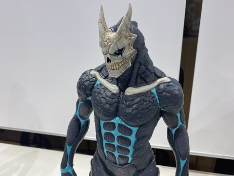 シン・仮面ライダー」の仮面ライダーがソフビフィギュア化！ 「怪獣8