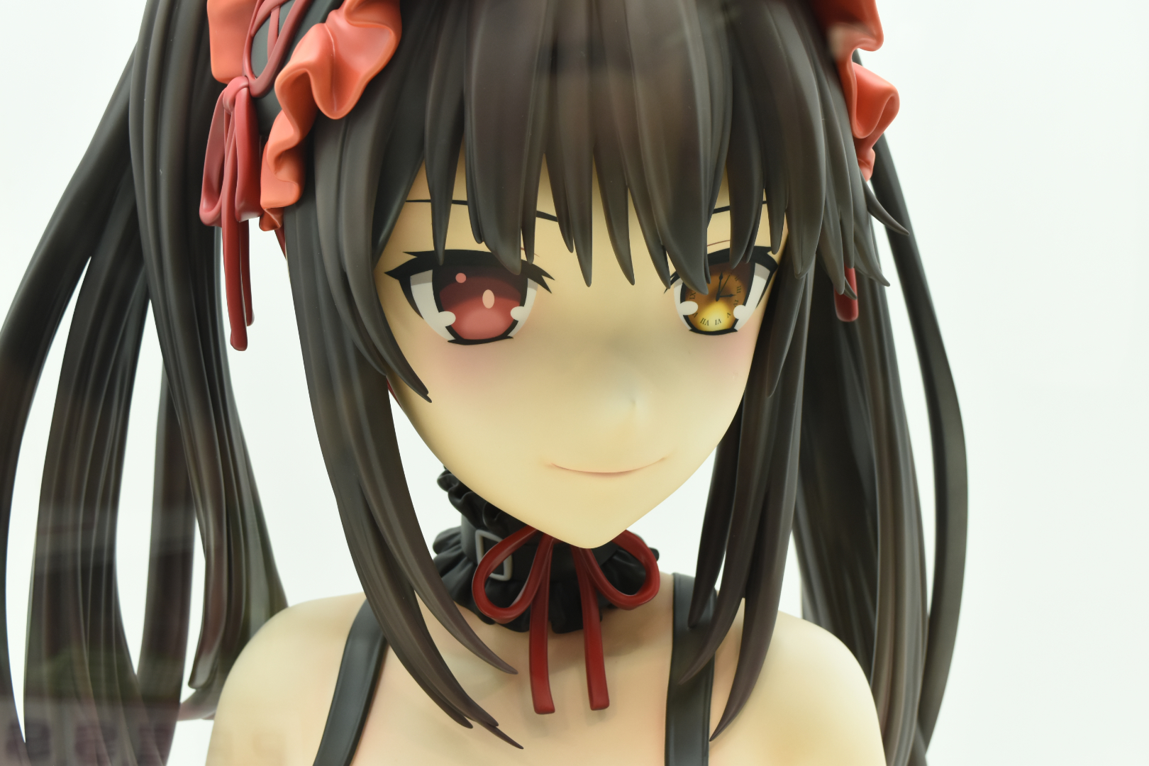 顔の造形はもちろんのこと、大きいだけあって衣装なども細部まで作り込まれている