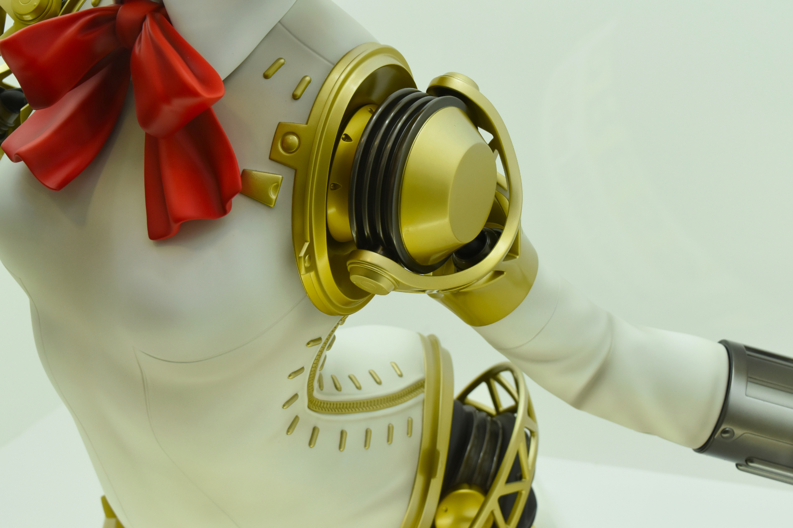 キャラクターデザインの副島氏のイラストを忠実に再現。関節の機械部分の表現もとてもリアル