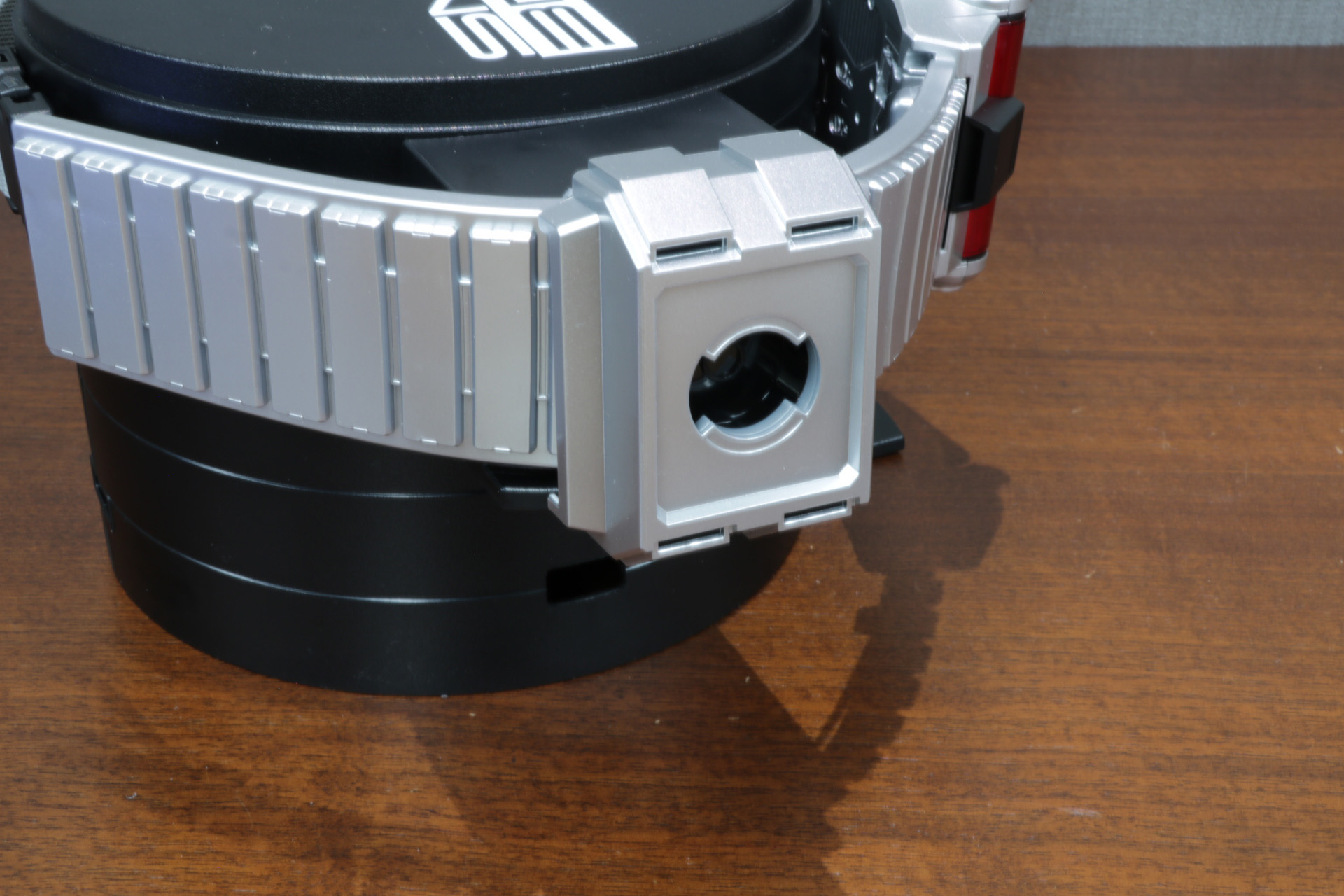 右側には「ファイズポインター」を装着