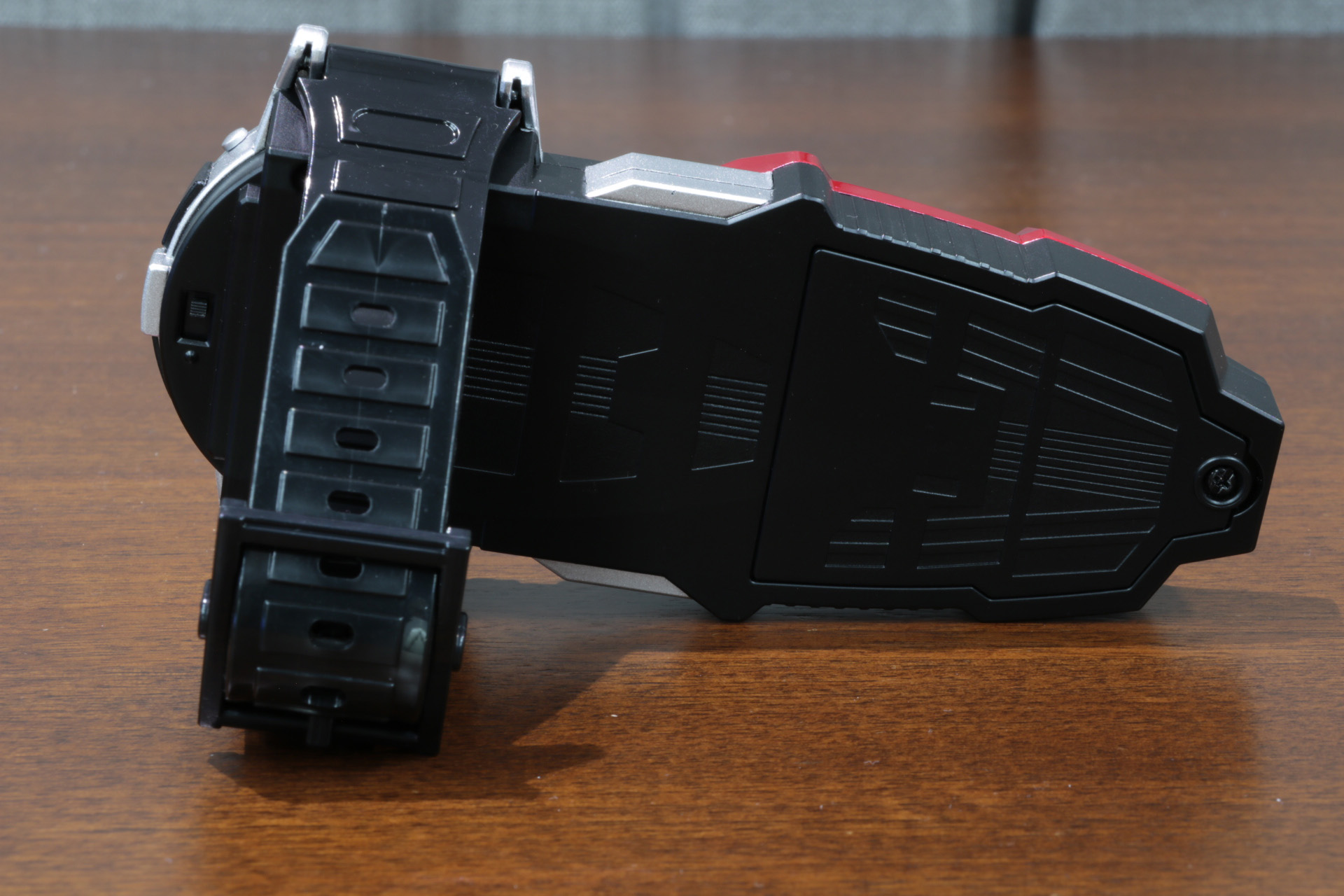 腕に巻くことも可能