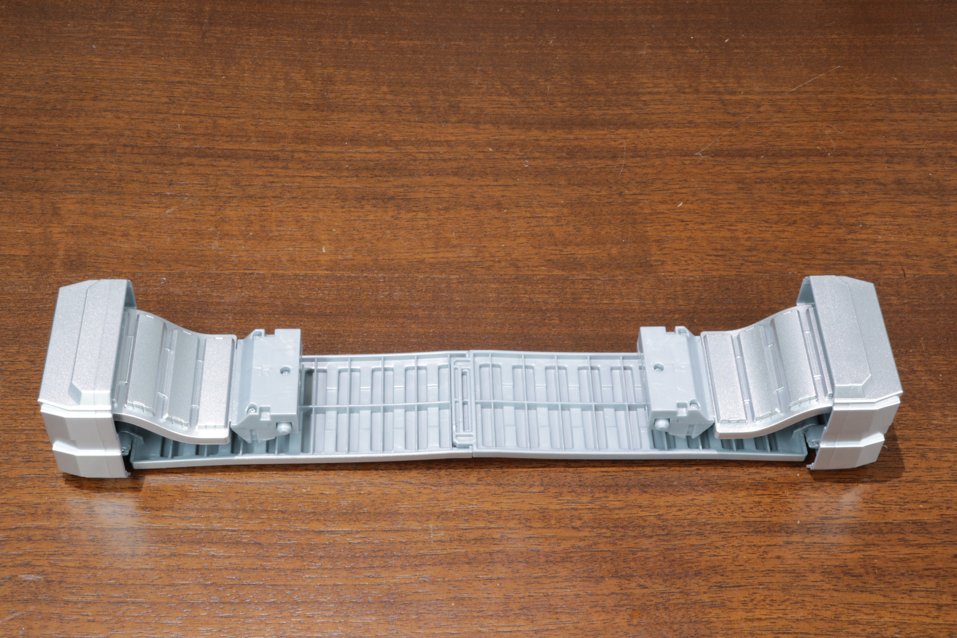 交換用ベルトパーツ。通常のベルトとは異なるコンパクトな形状となっている