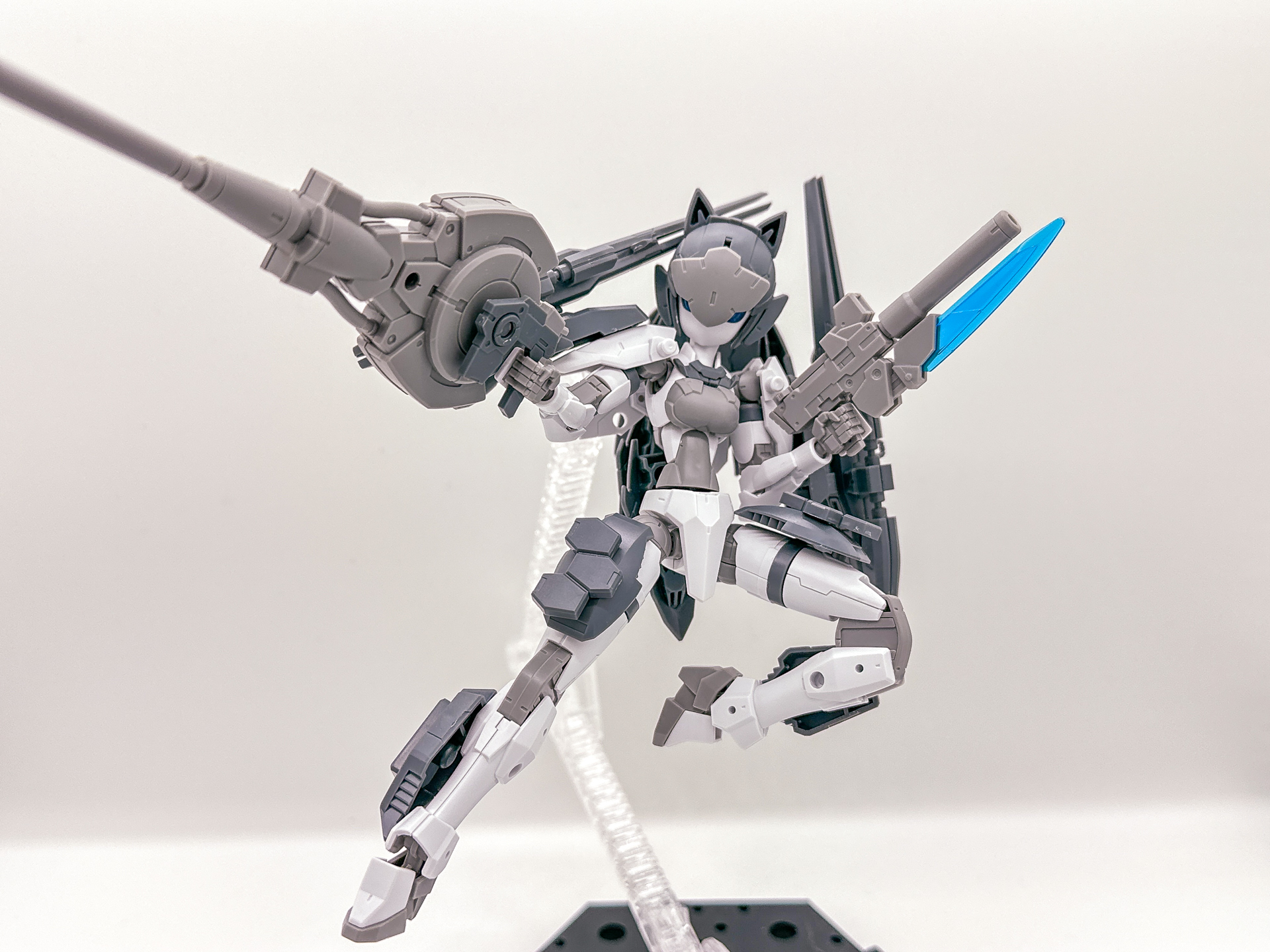 各種30MMパーツを使用してオリジナルカスタムをしてみました。30MMは簡単にオリジナルカスタムができる点も楽しいシリーズです。