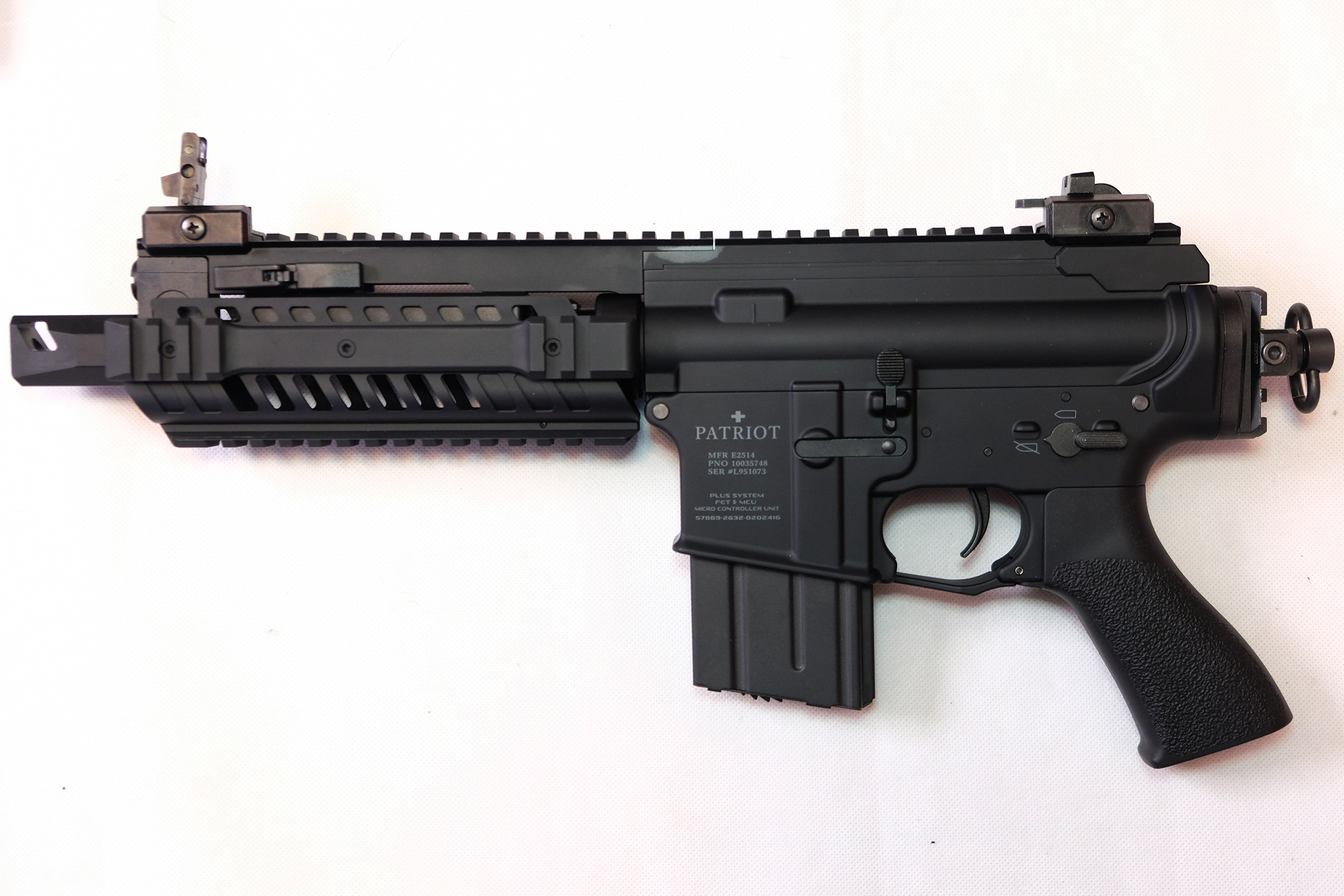 20連タイプのマガジンでよりコンパクトに