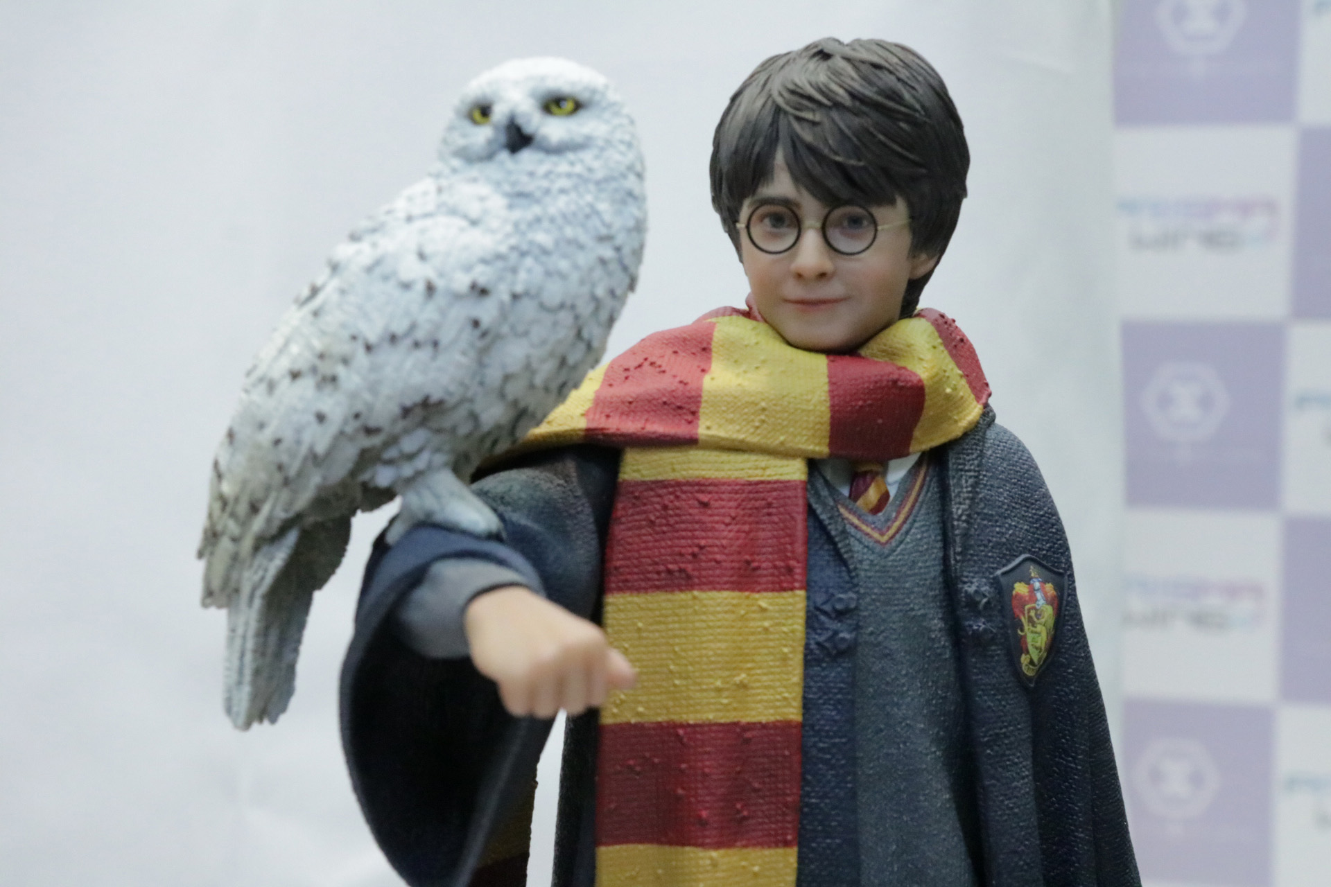 WIZARDING WORLD characters, names, and related indicia are (C) & TM Warner Bros. Entertainment Inc. WB SHIELD: (C) & TM WBEI. Publishing Right (C) JKR. (s24)