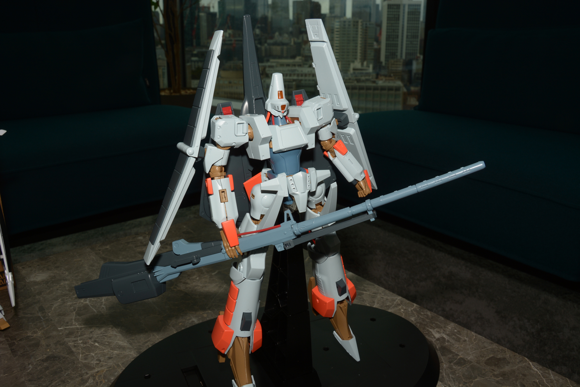 今回、「HI-METAL R エルガイム Mk-II」の試作品を見ることができた