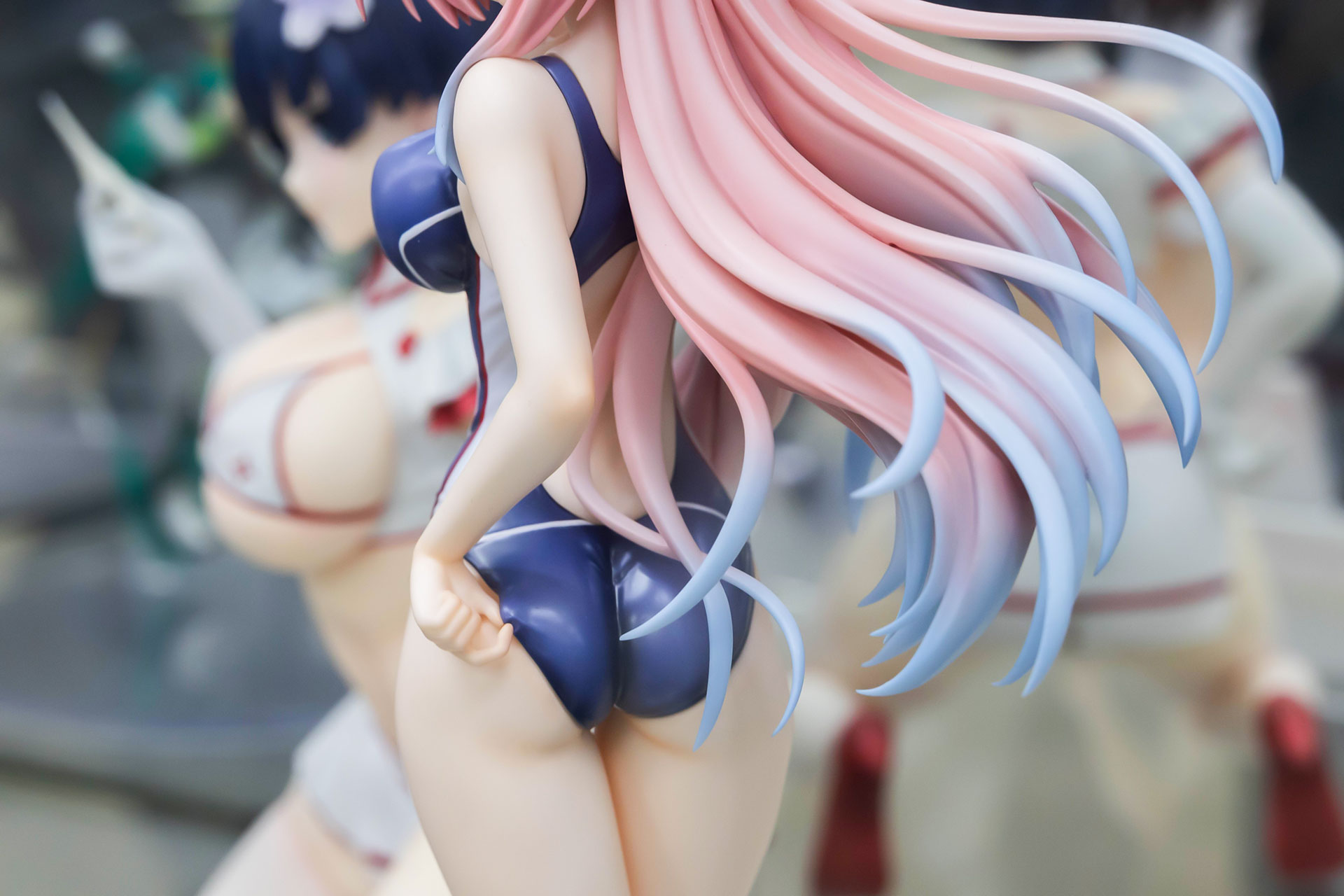 水着の食い込み具合もすごい