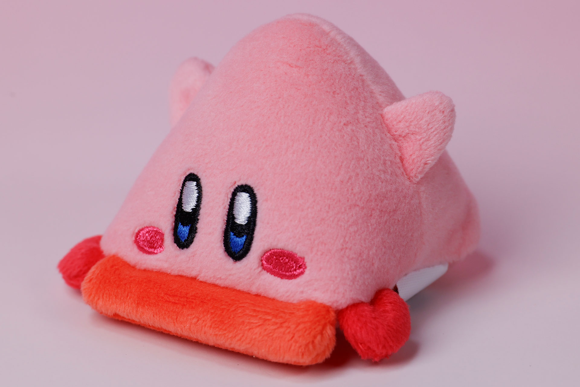 こちらもどっしりとした姿で置きやすい