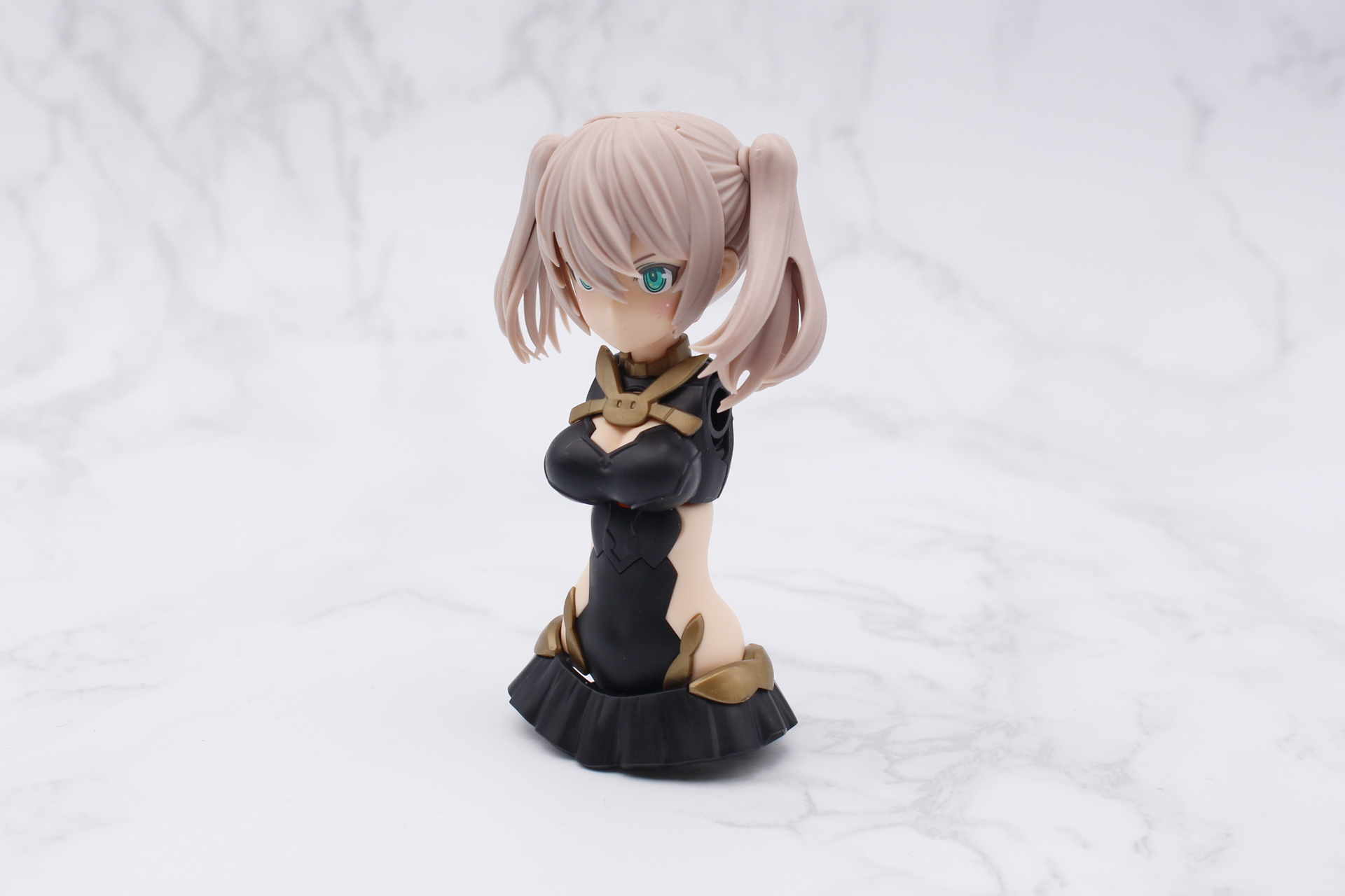 完成した各パーツを取り付けて胴体が完成
