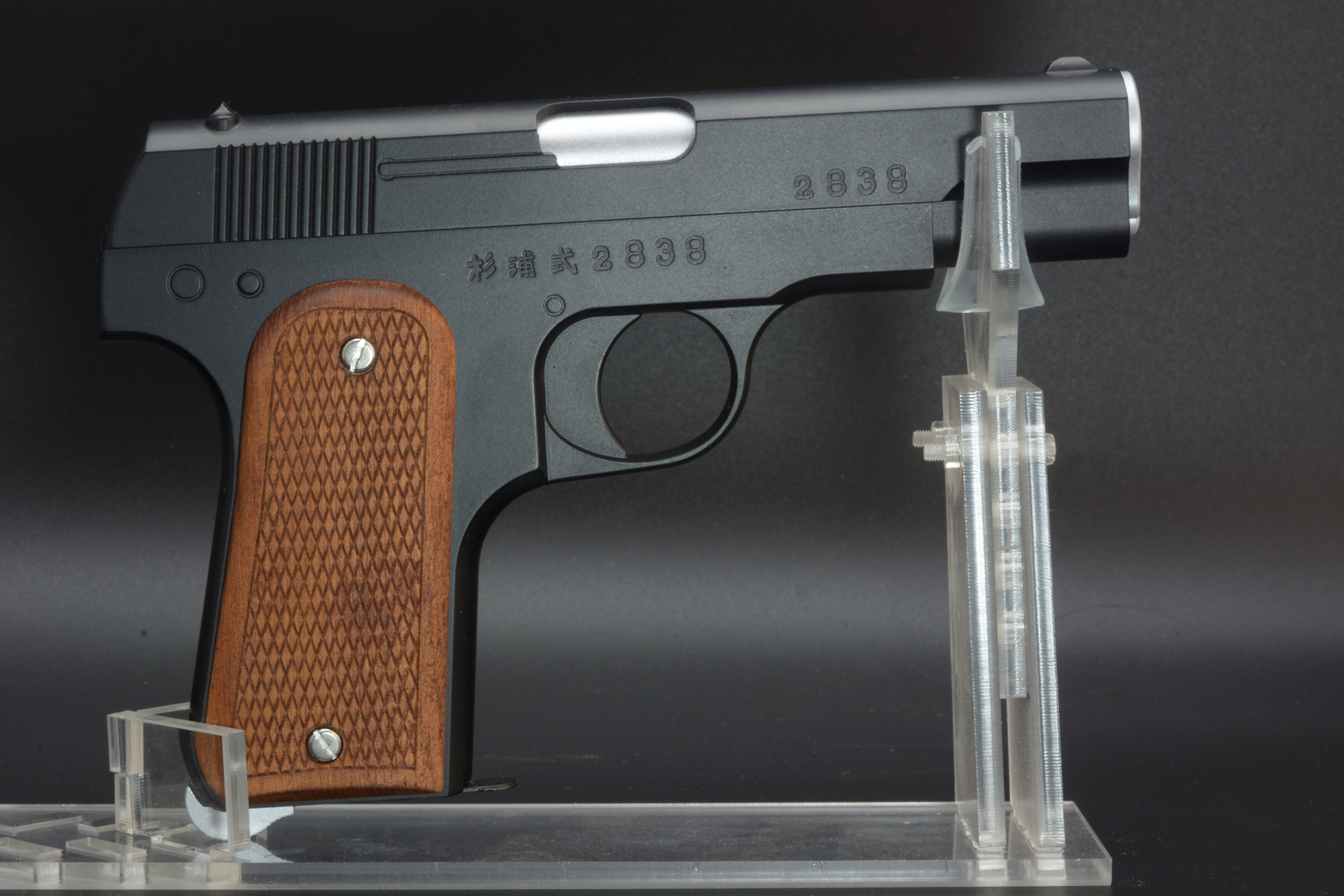 現存する銃はもちろん、資料も少ない"幻の銃"。このモデルガンを手にできるのが楽しい