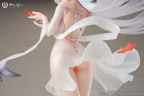 アズールレーン」に登場する翔鶴を「風と舞う鶴」の姿で立体化した