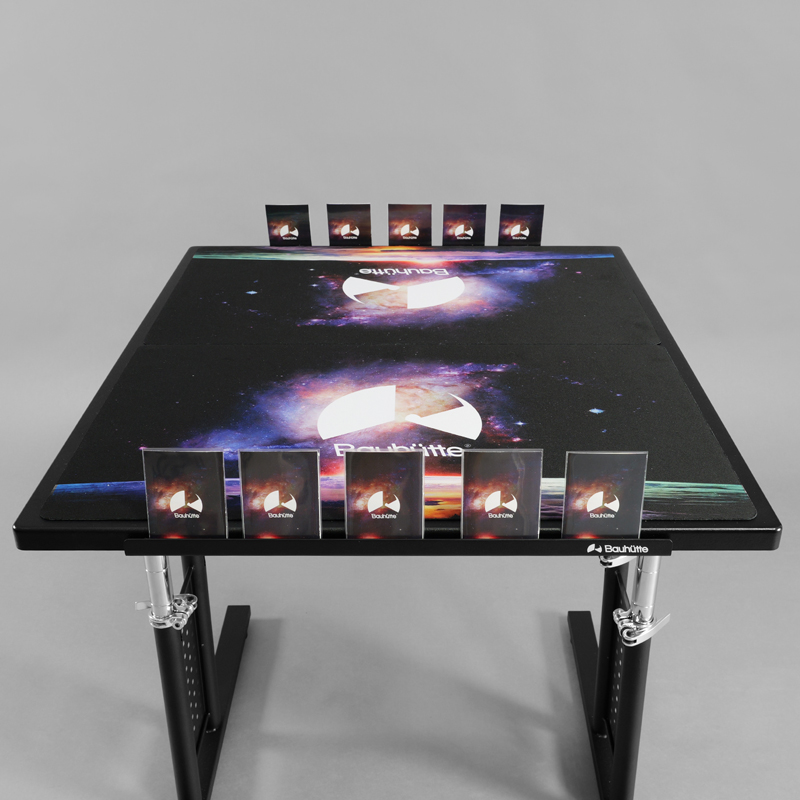 卓上に市販のカラーボックスを置くことができる