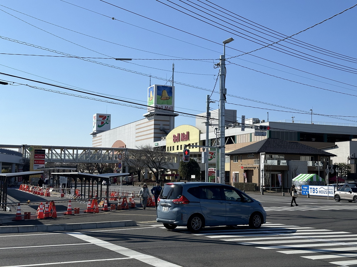 沿線にあるショッピングモール