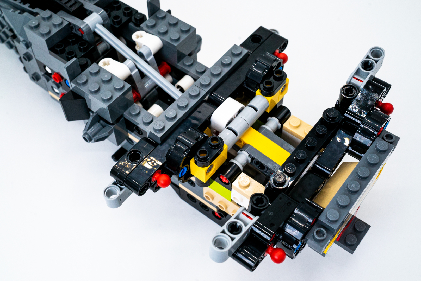 袋3では、いよいよ8枚羽のギミックに絡む部分を製作開始