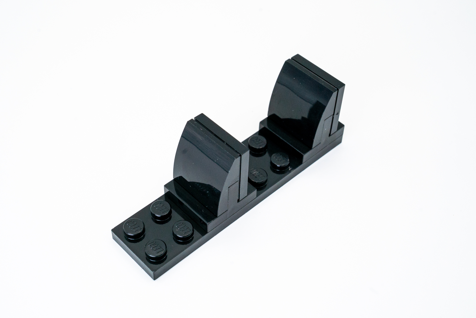 コクピットの操縦席は椅子部分をカーブスロープで製作