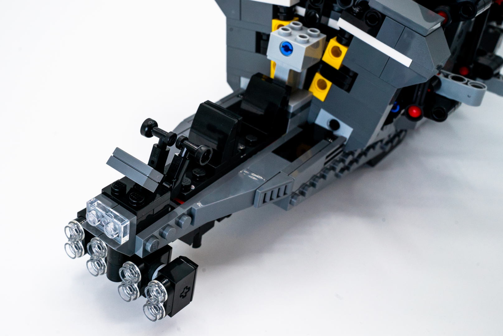 ロイヤル・オーニソプターのコクピットが完成。操縦桿 を動かせるぞ！