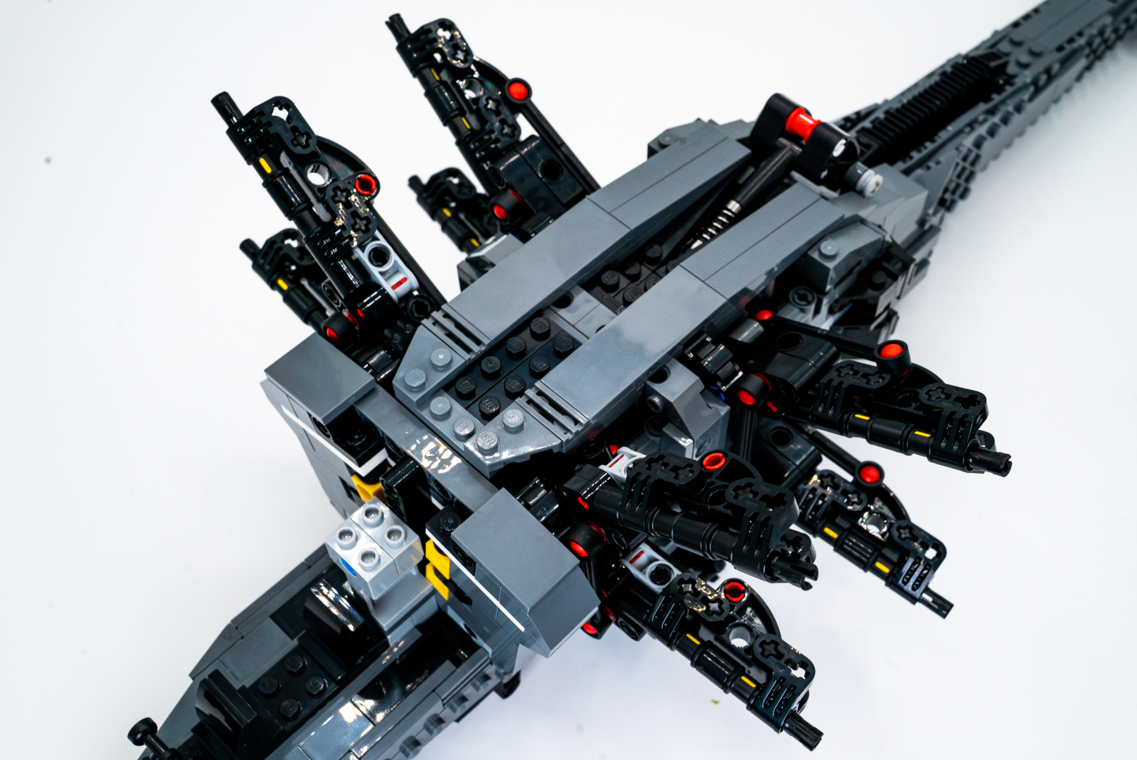 8枚羽の軸部分がテクニック系パーツなのでメカ感がすごい！