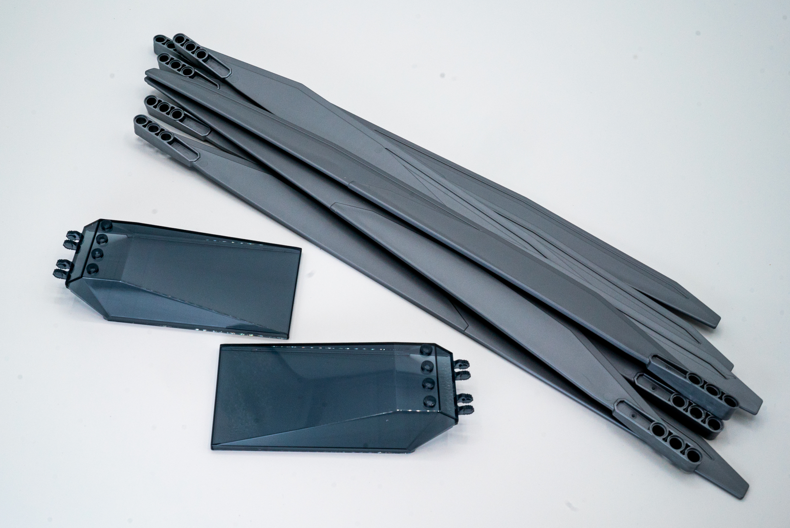 羽やコクピット用のパーツも嬉しい。