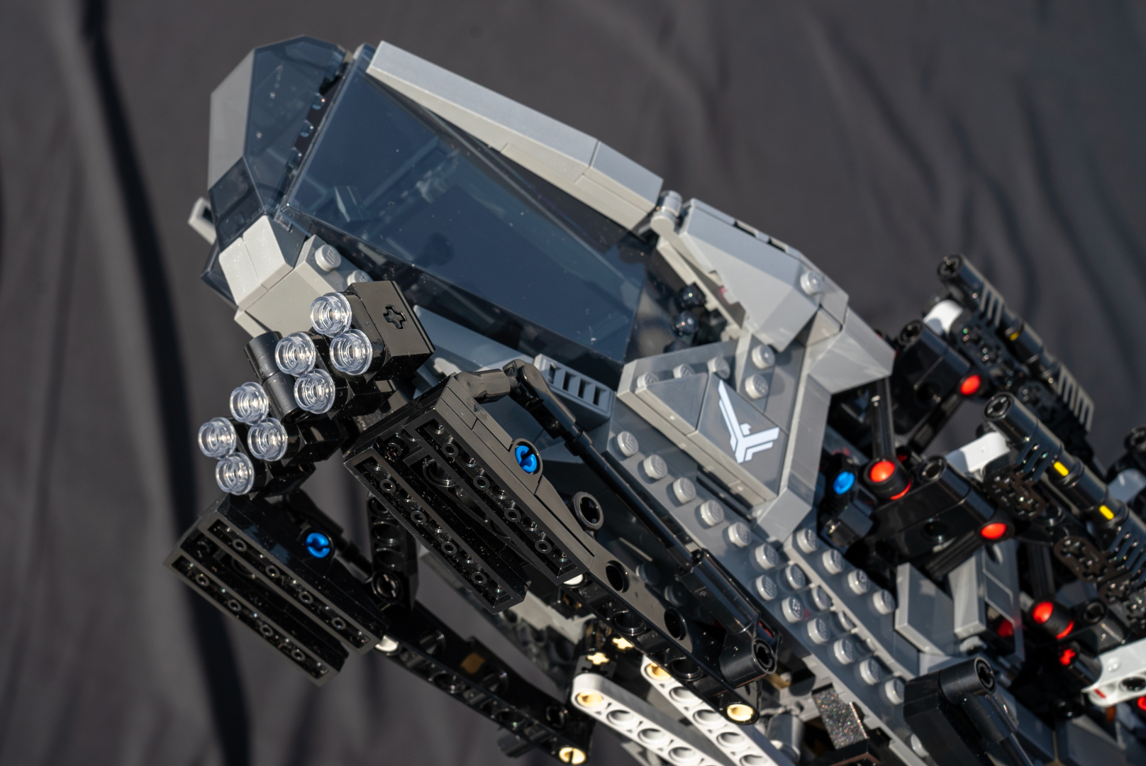 裏側から見るとランディングギアの様子がよくわかる