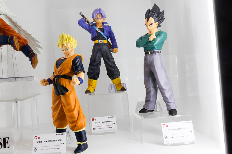写真左がC賞の孫悟飯：未来 MASTERLISE、中央がB賞のトランクス MASTERLISE、右がD賞のベジータ MASTERLISEだ