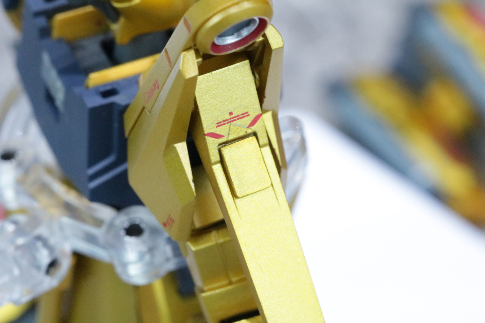 肩のジョイント部分も専用のパーツで目立たないようにジョイント部分を隠せる