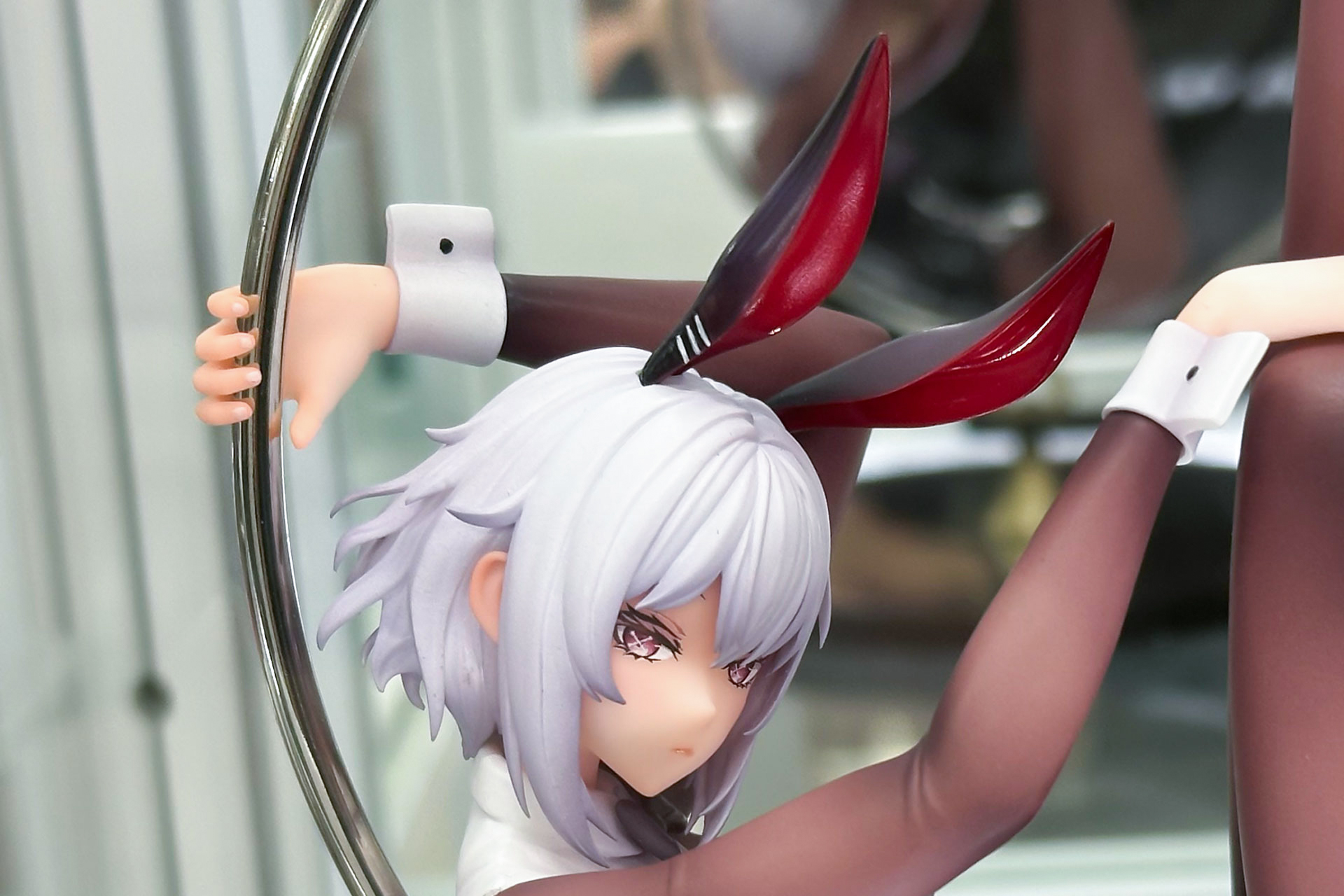 バニーの耳の部分にもラインが入っているなど丁寧にデザインされている