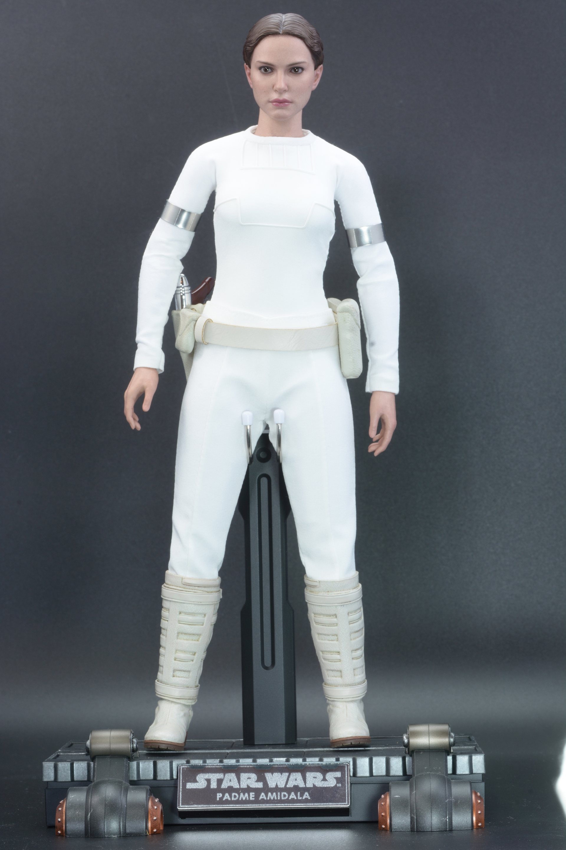 パドメの姿を忠実に再現したフィギュア。シンプルなデザインだが細かくチェックするのも楽しい