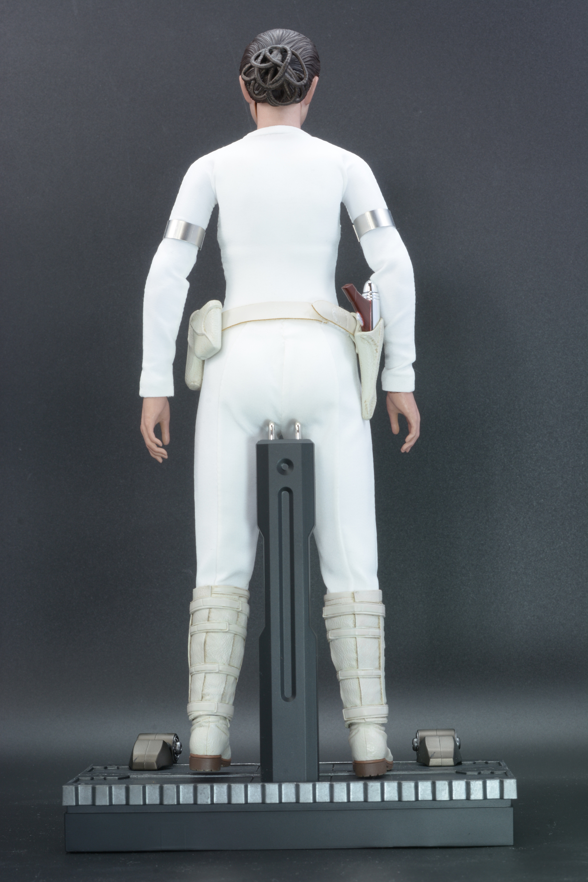 ホルスターにちゃんとブラスターが収められるなど作りもとても細かい