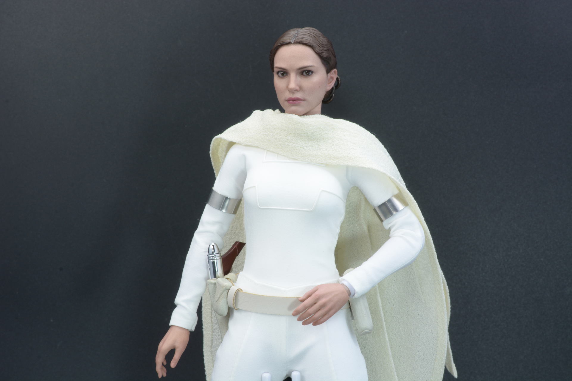 ポーズにアクセントが加えられる