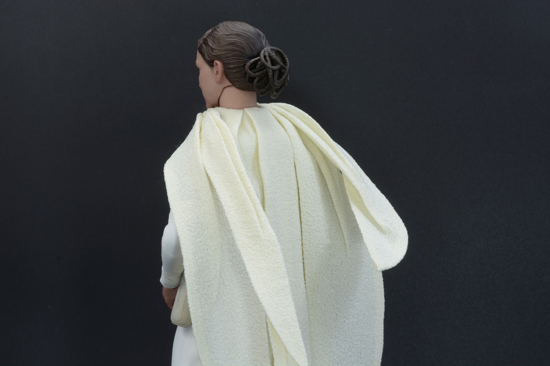 ポーズにアクセントが加えられる