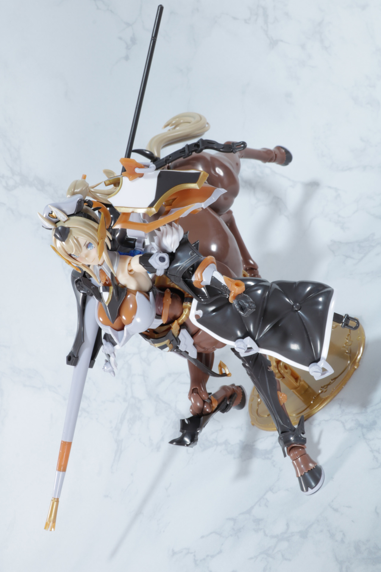 疾風迅雷の勢いで戦場を駆ける