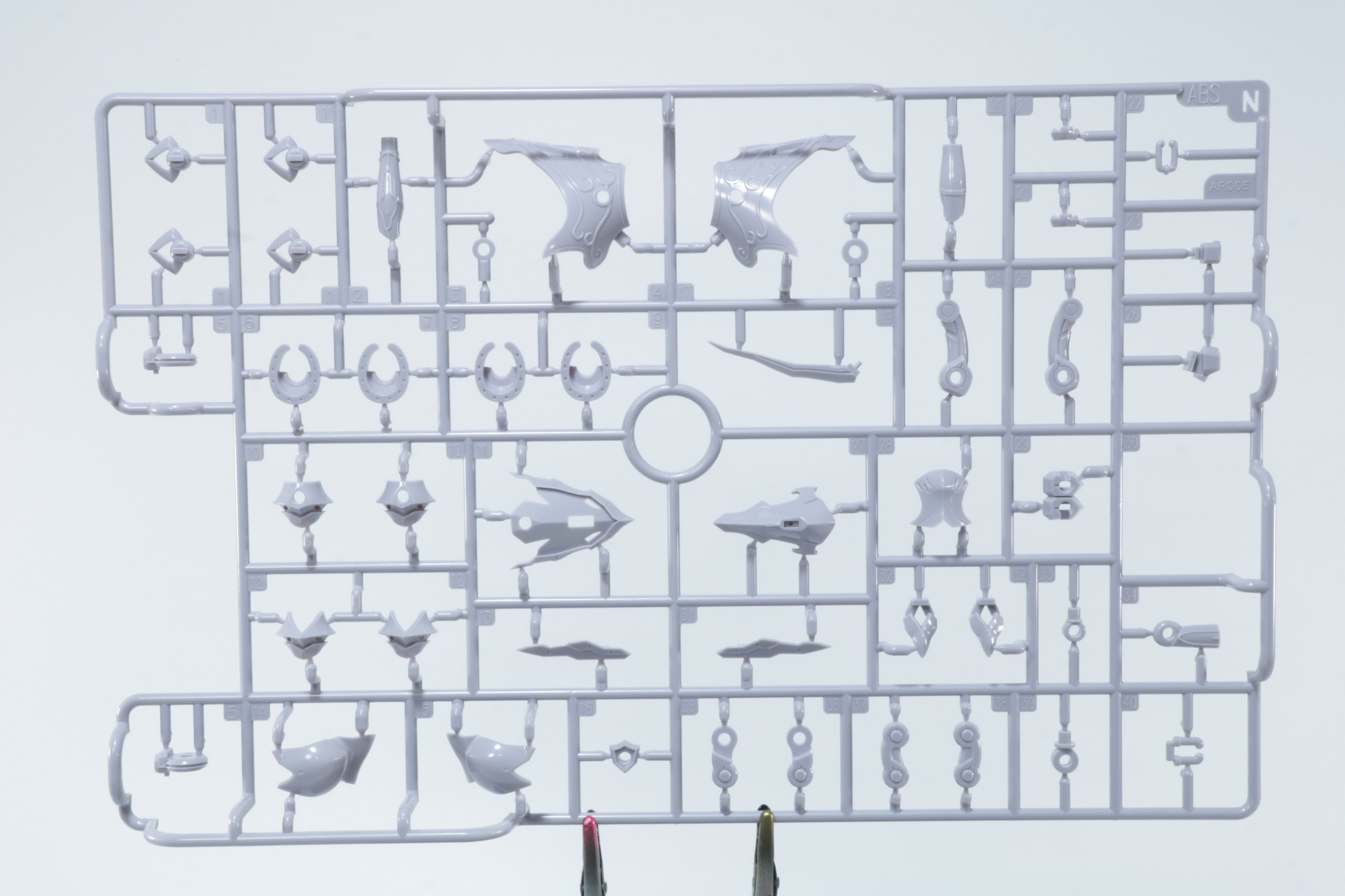 Nパーツ。蹄鉄や鎧パーツが確認できる