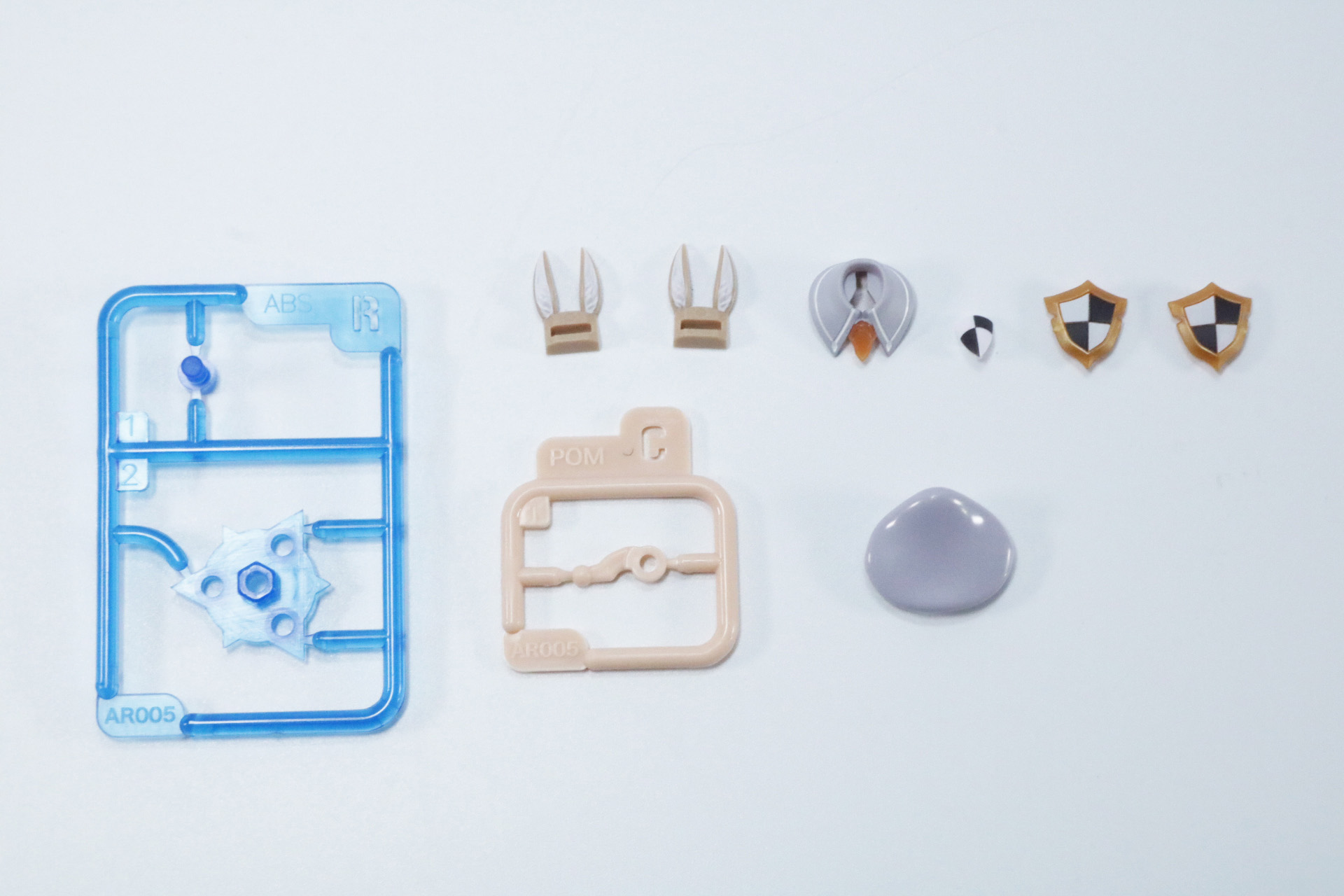 C、Rパーツの他塗装済みパーツなど