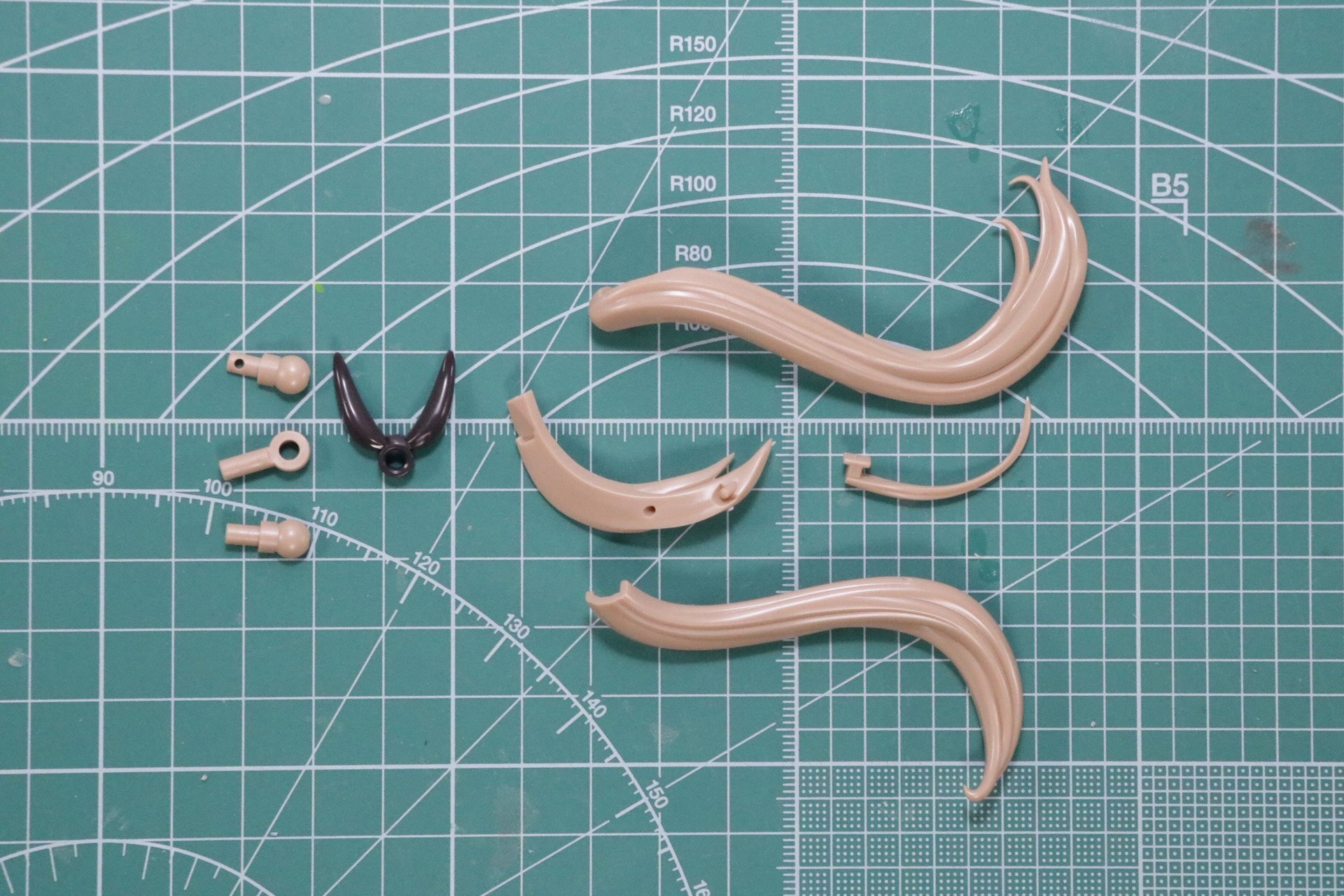 尻尾パーツは細かな毛並み造形が光る