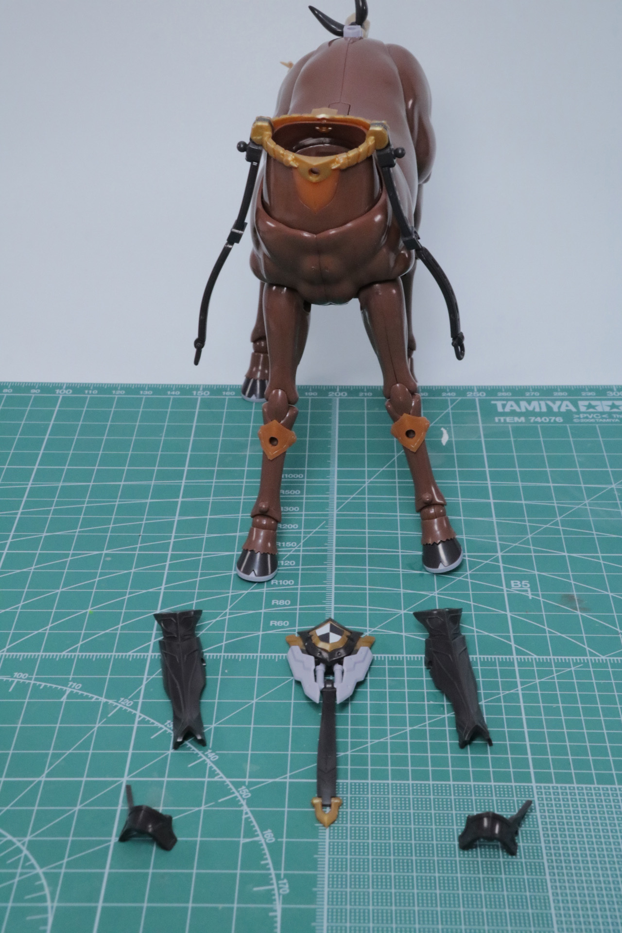 アーマーパーツによって正面の情報量が増える