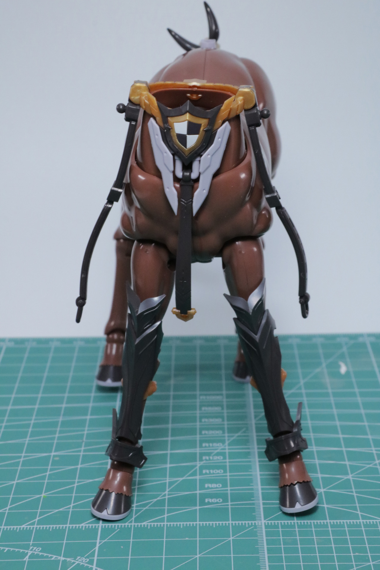 アーマーパーツによって正面の情報量が増える