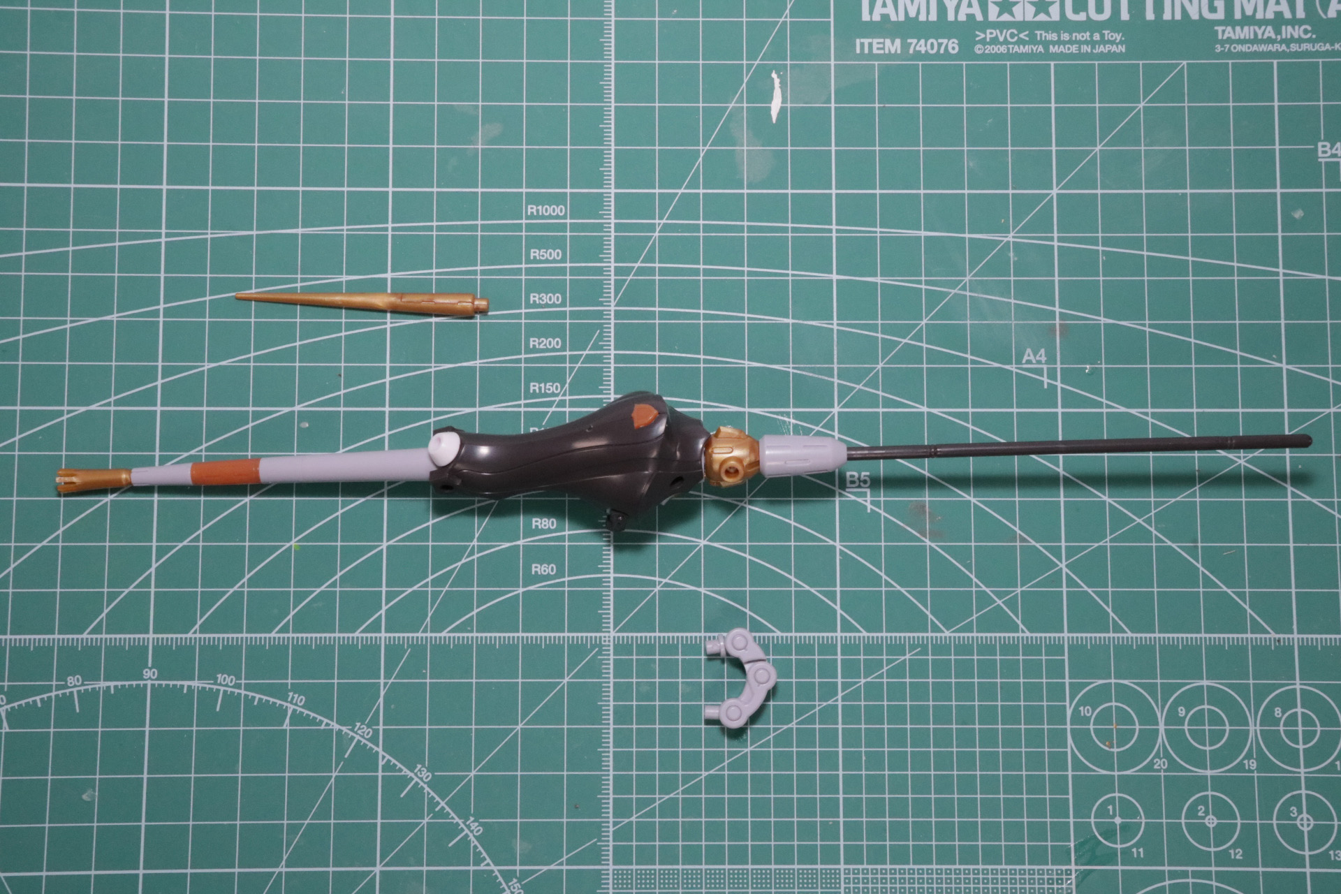 ランスと補助パーツ。補助パーツは本体の背中と馬体を繋げる形で保持力を上げるものとなっている