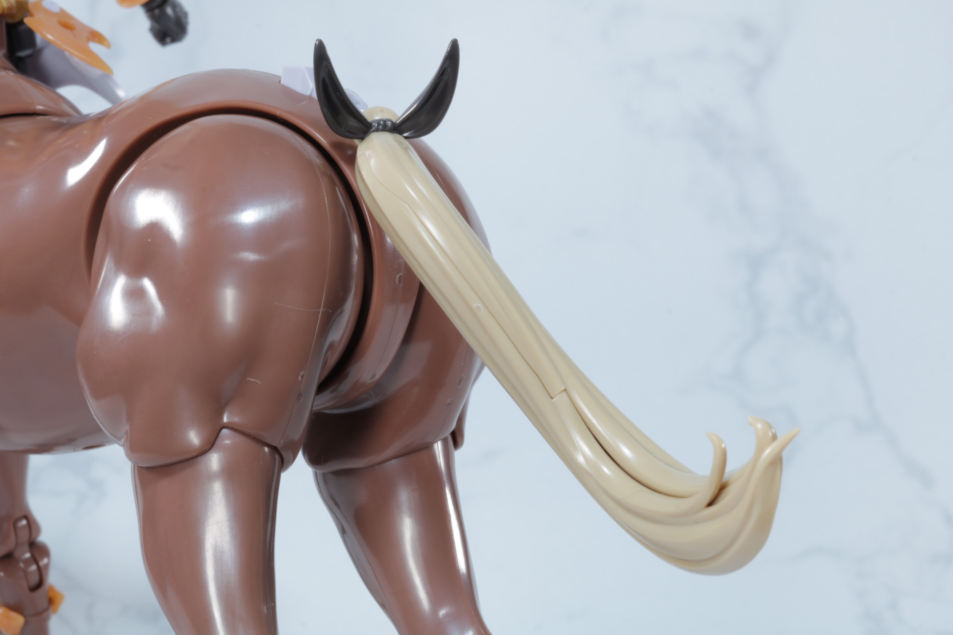 尻尾も綺麗な毛並み造形