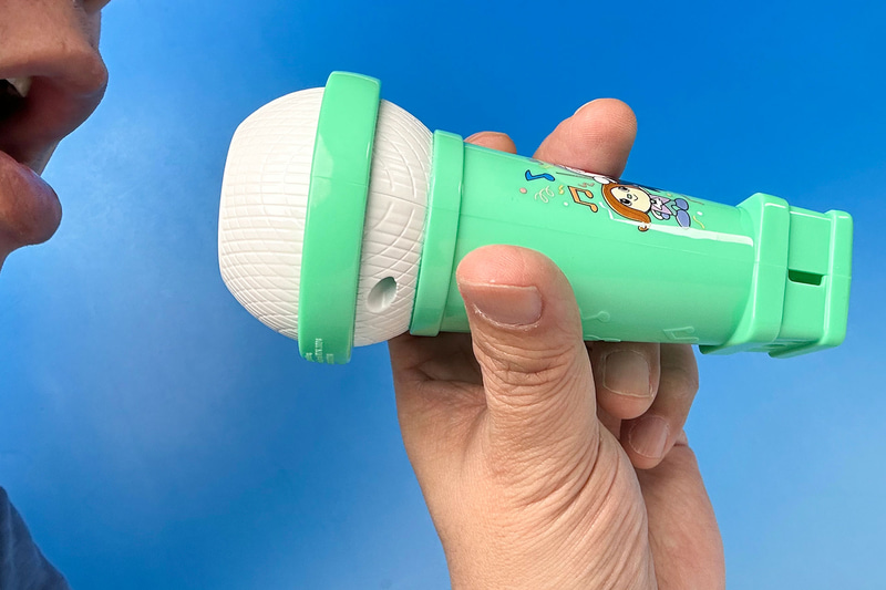 実際にマイクに向かって声を出すと、エコーが掛かったような音になるのでかなり面白い