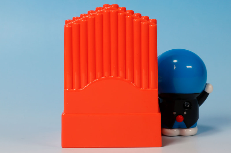 パイプオルガンを模したようなデザインになっている