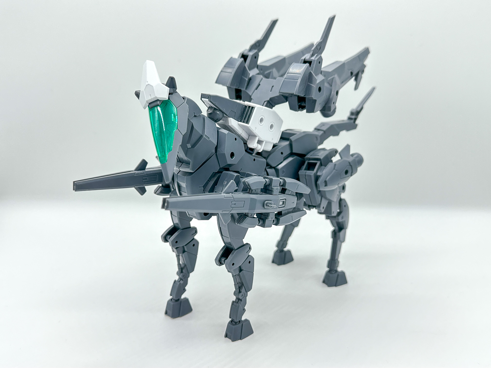 別売りのオプションパーツセットでカスタマイズしたホースメカ